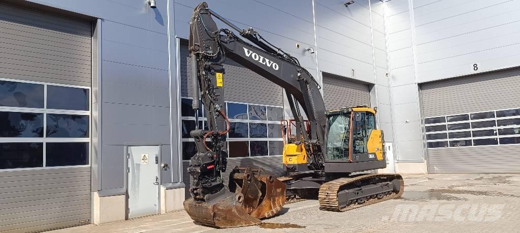 Volvo ECR235EL حفارات زحافة