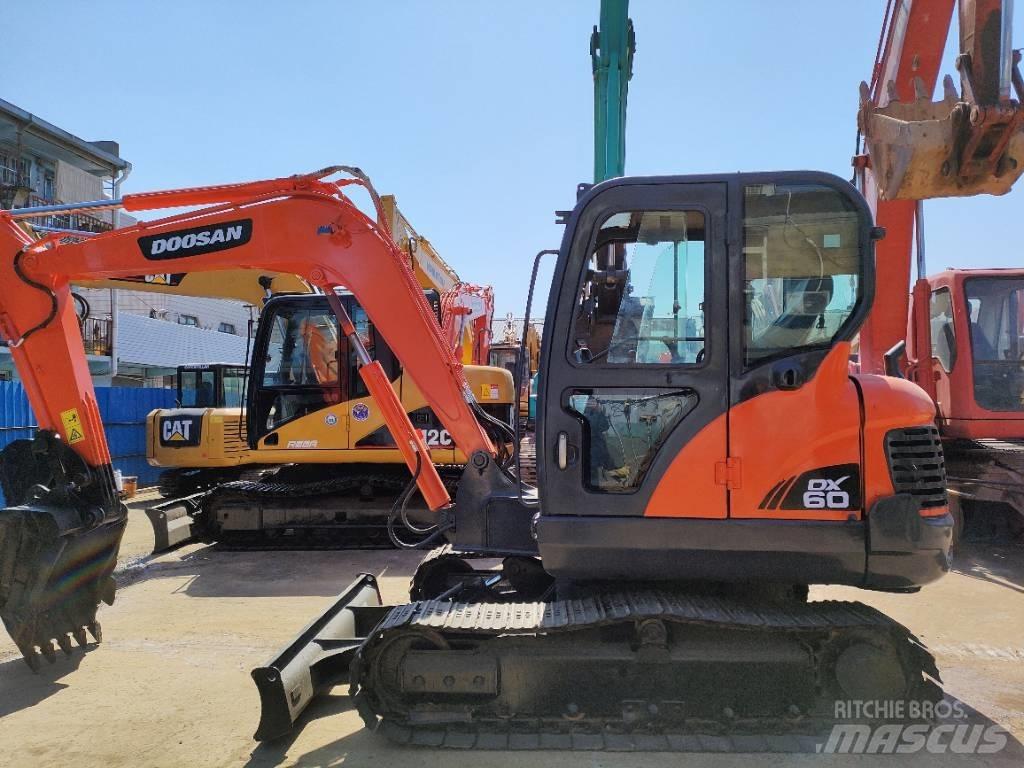Doosan DX 60 حفارات زحافة