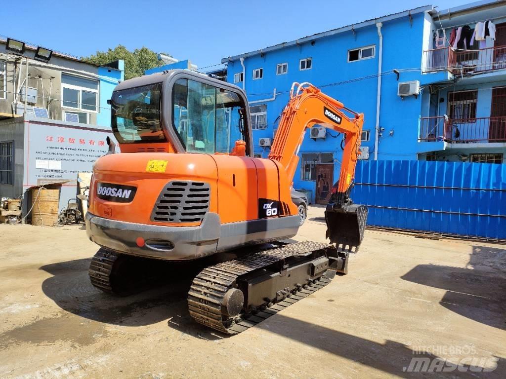 Doosan DX 60 حفارات زحافة