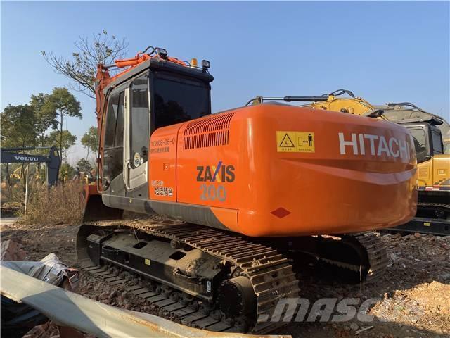 Hitachi ZX200 حفارات زحافة