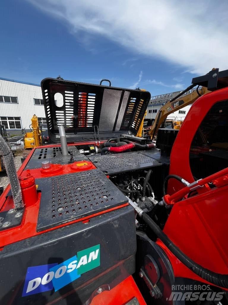 Doosan DX 225 حفارات زحافة