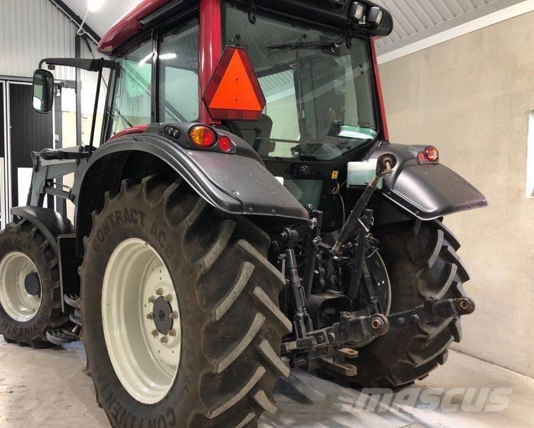 Valtra N 92 H الجرارات
