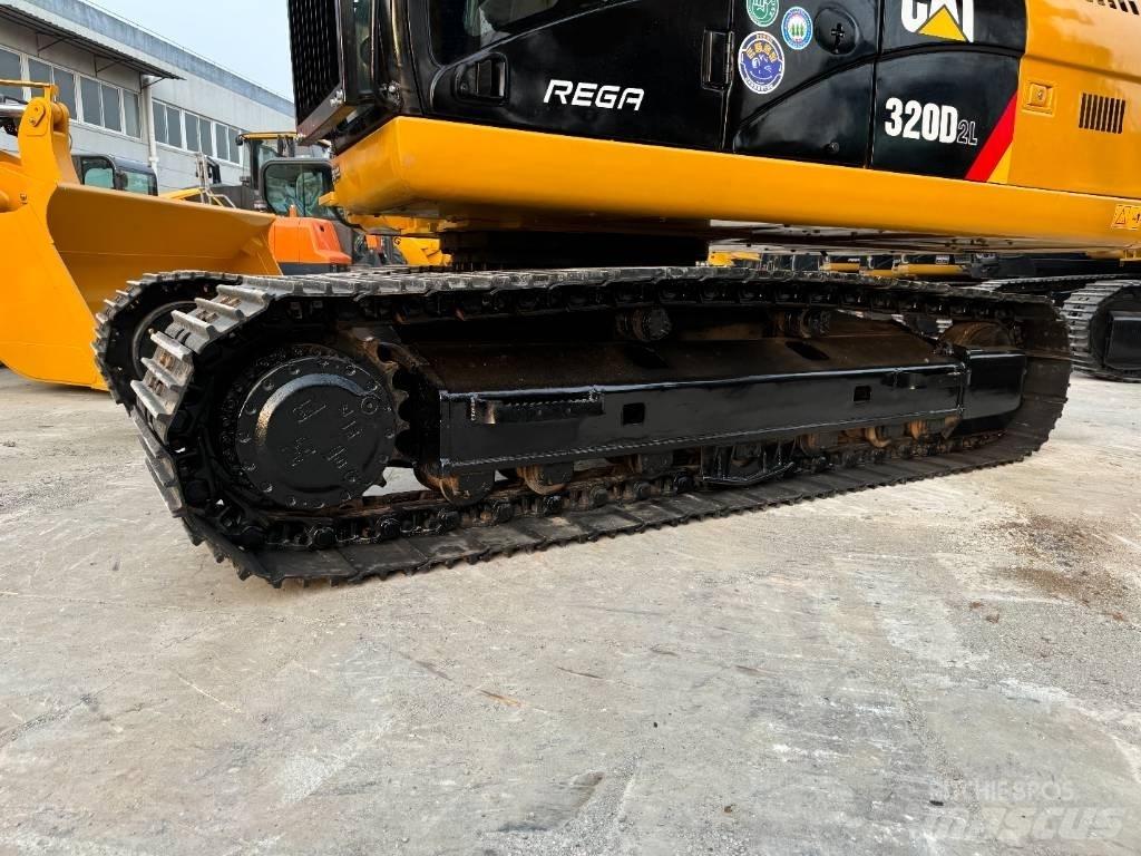 CAT 320D2 حفارات وسط 7 طن - 12 طن