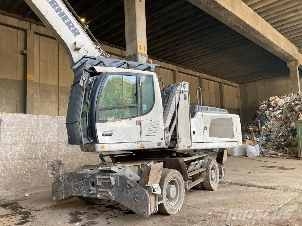 Liebherr LH 30 M مناولات المخلفات / مناولات صناعية