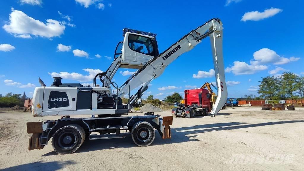 Liebherr LH 30 M مناولات المخلفات / مناولات صناعية