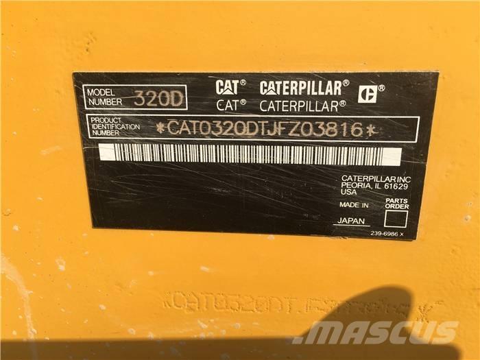 CAT 320 D حفارات زحافة