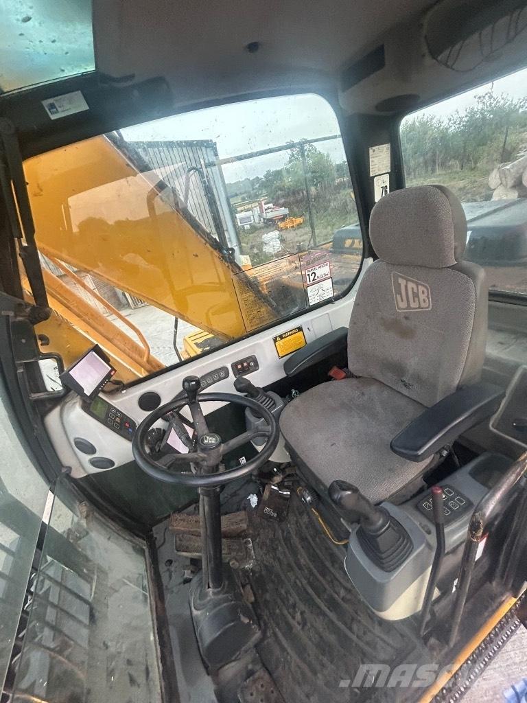 JCB JS 160 W حفارات بعجل