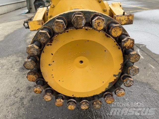 CAT 966 H REAR AXLES محور العجلة