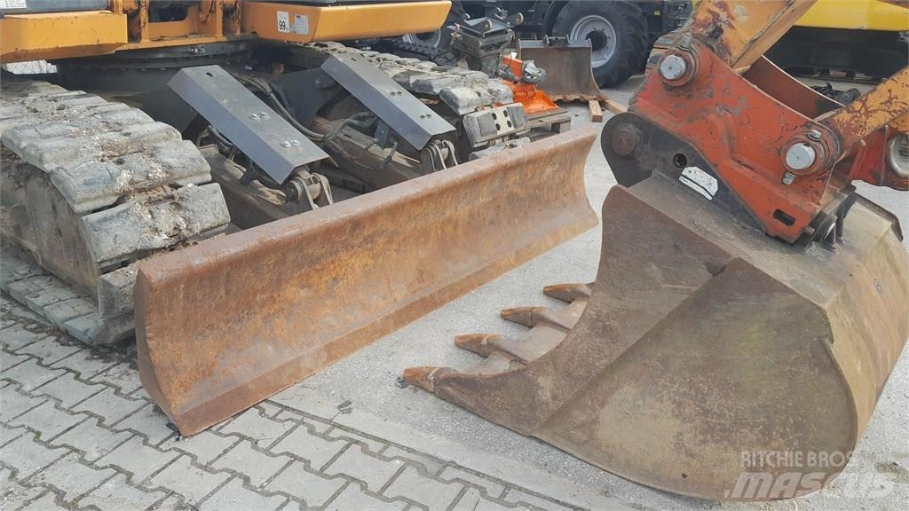 CASE CX 130 B حفارات زحافة
