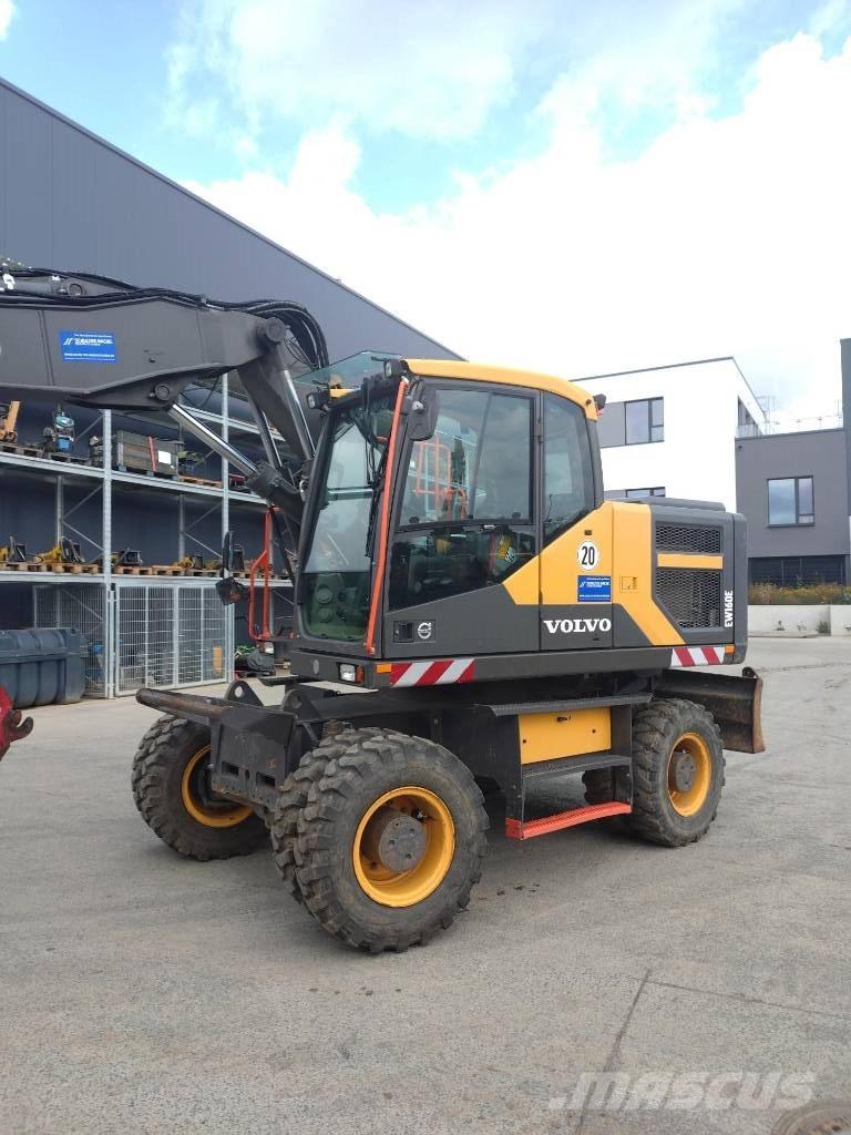 Volvo EW 160 E حفارات بعجل