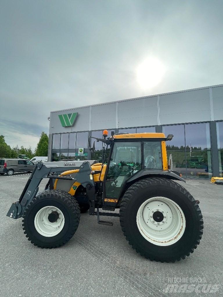 Valtra A95 الجرارات