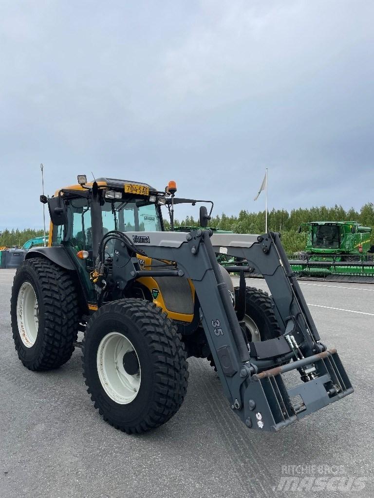 Valtra A95 الجرارات