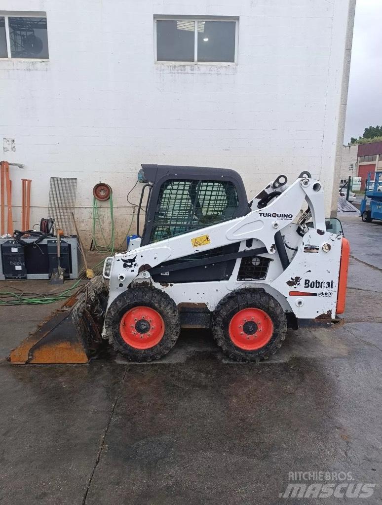 Bobcat S 530 لوادر انزلاقية التوجيه
