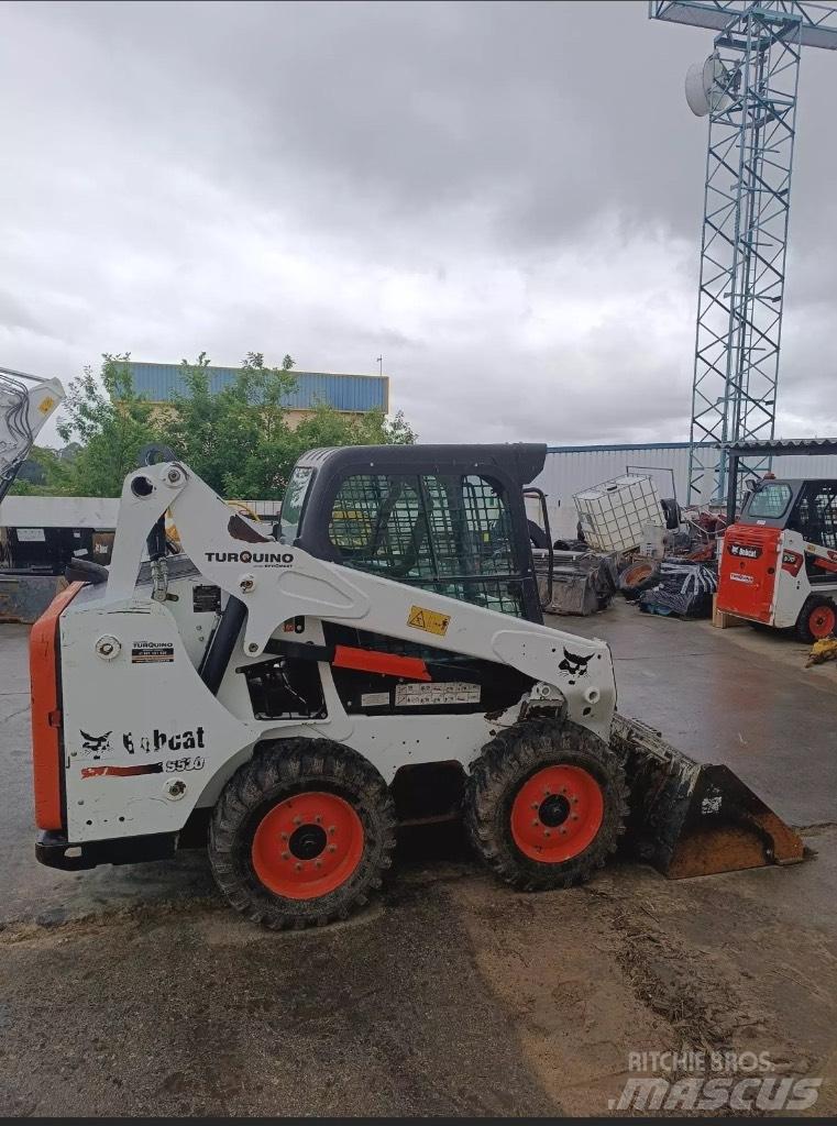Bobcat S 530 لوادر انزلاقية التوجيه