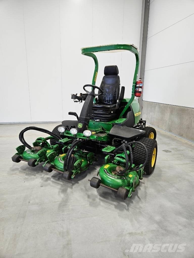 John Deere 8800 ركوب الحشائش