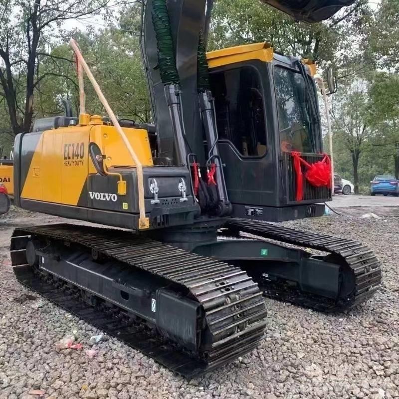 Volvo EC 140 حفارات زحافة