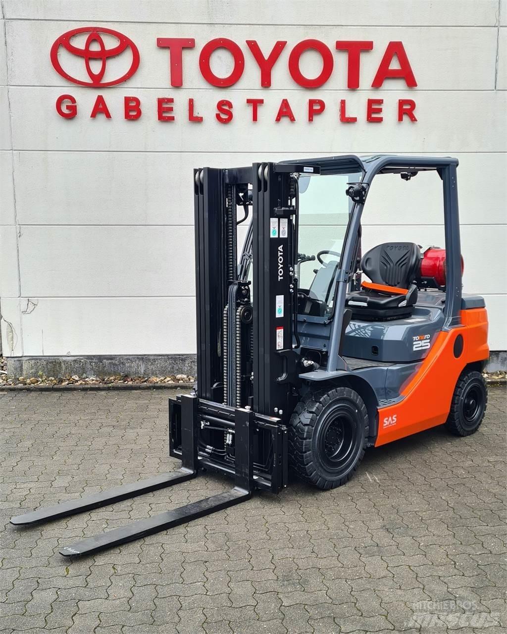 Toyota 02-8FGF25 شاحنات LPG