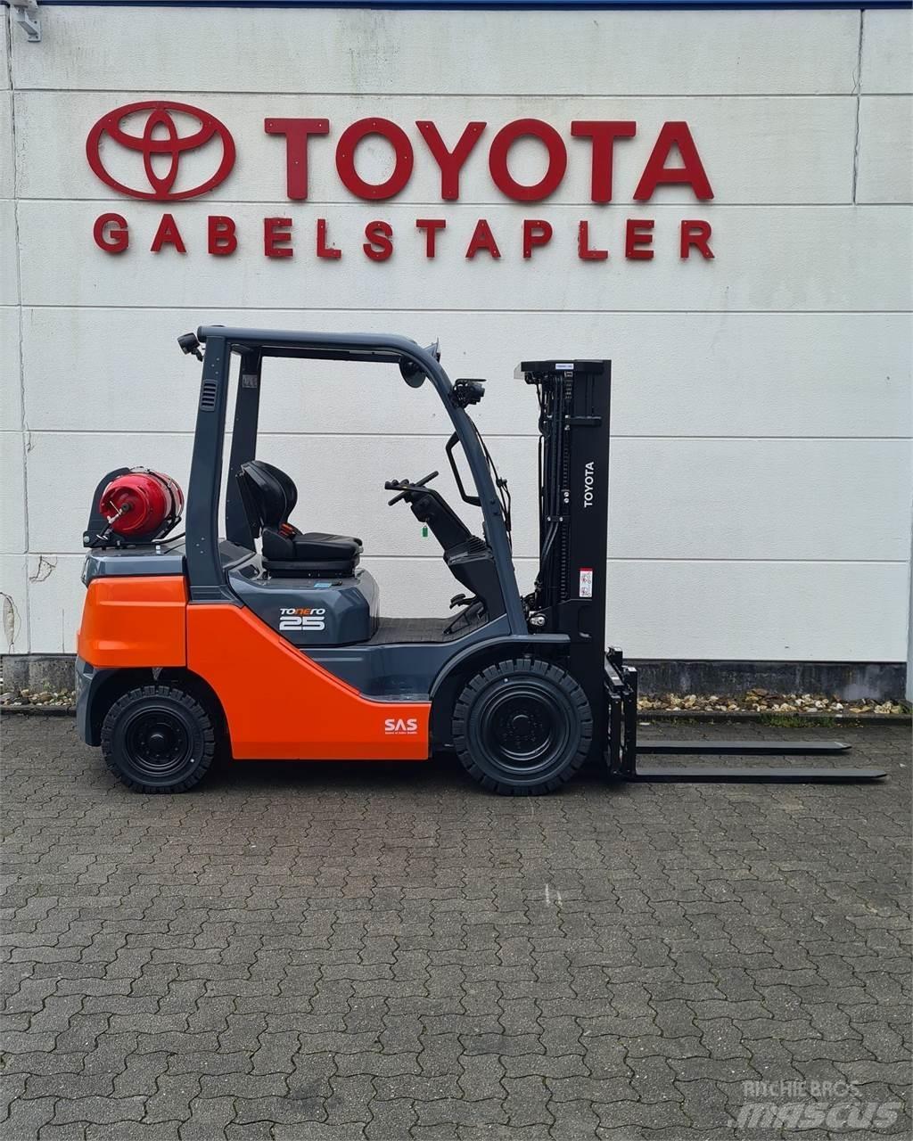 Toyota 02-8FGF25 شاحنات LPG