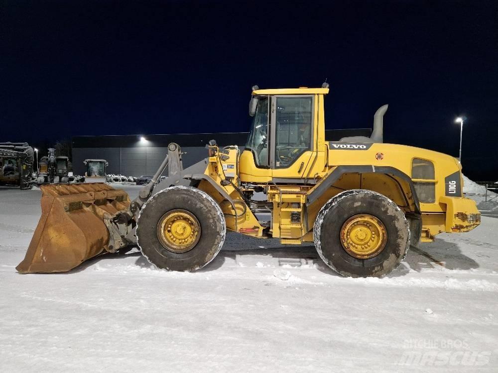 Volvo L110G لوادر بعجل