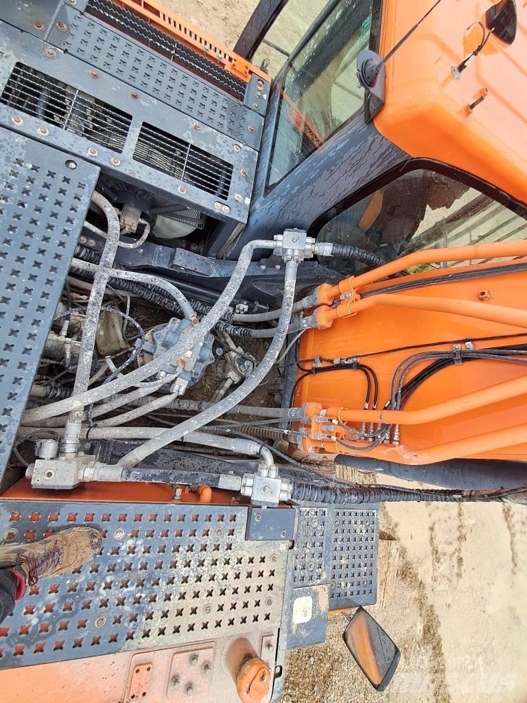 Doosan DX 420 LC حفارات زحافة