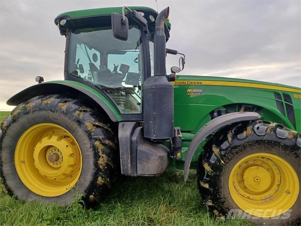 John Deere 8335R الجرارات