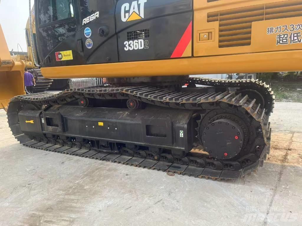 CAT 336 D حفارات زحافة
