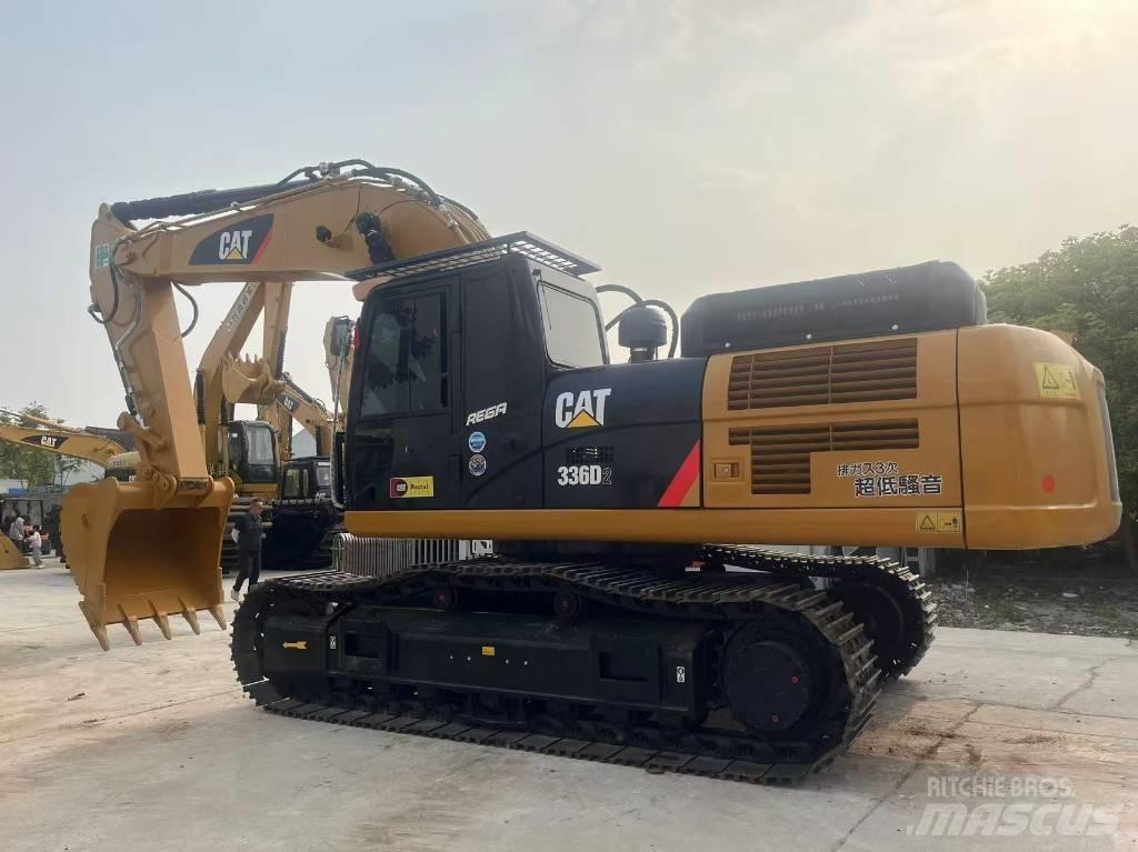 CAT 336 D حفارات زحافة