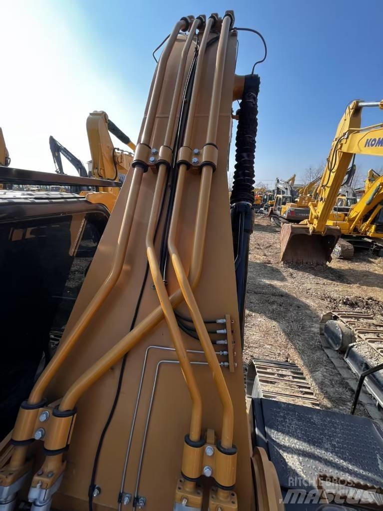 CAT 330 D2 حفارات زحافة