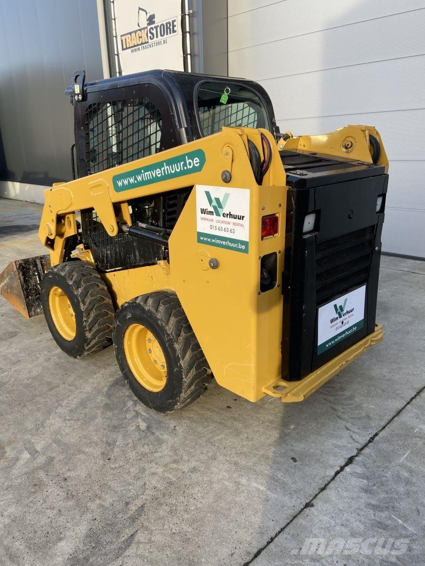 CAT 226 D3 (5867) لوادر انزلاقية التوجيه