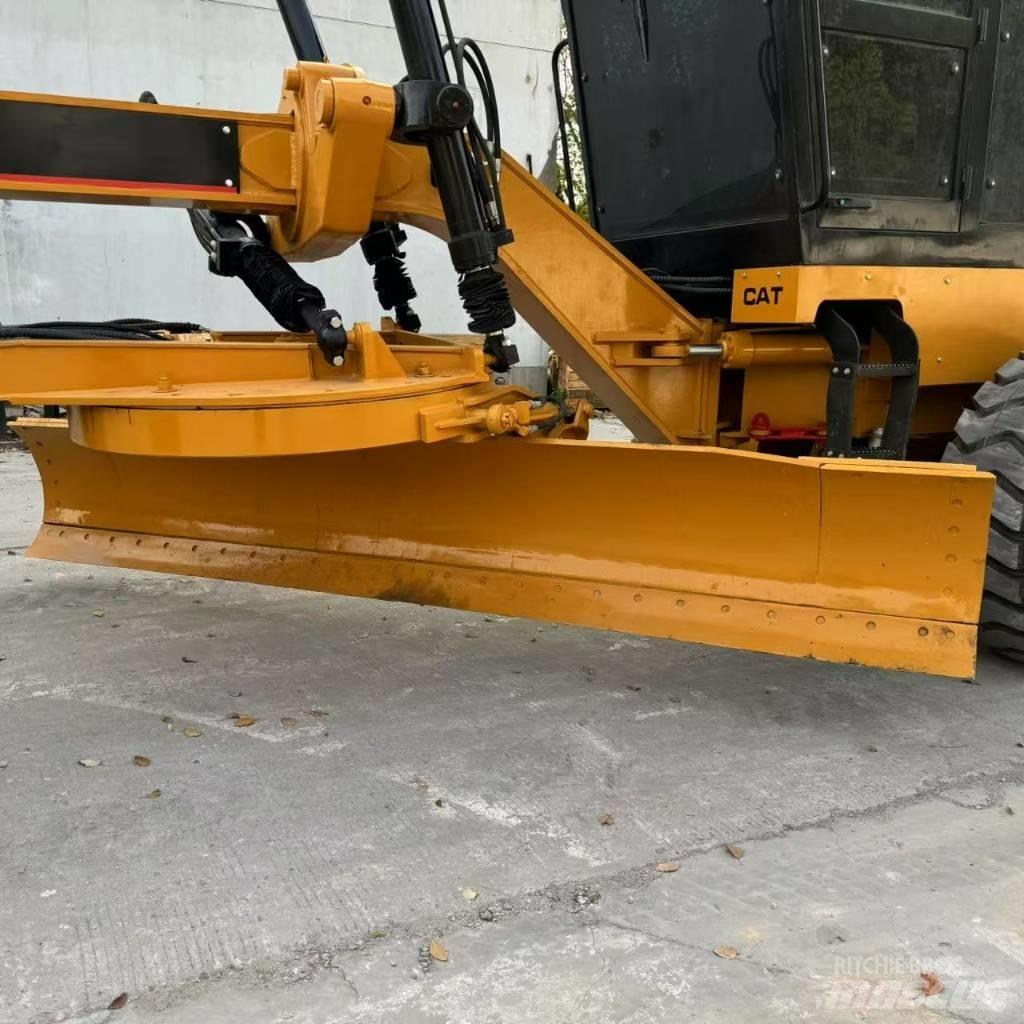 CAT 140 H معدات تمهيد الطرق