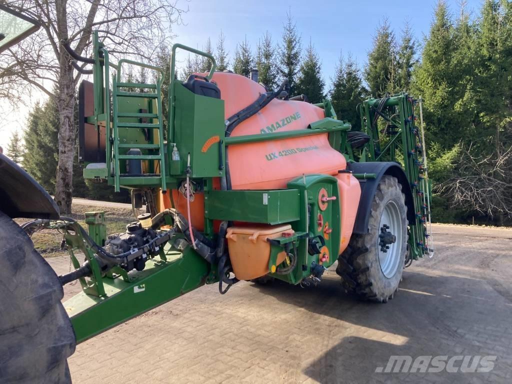 Amazone UX 4200 24 m الرشاشات