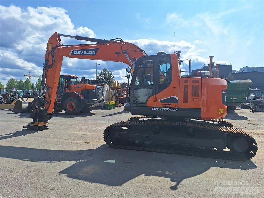 Develon DX235LCR-7 حفارات زحافة