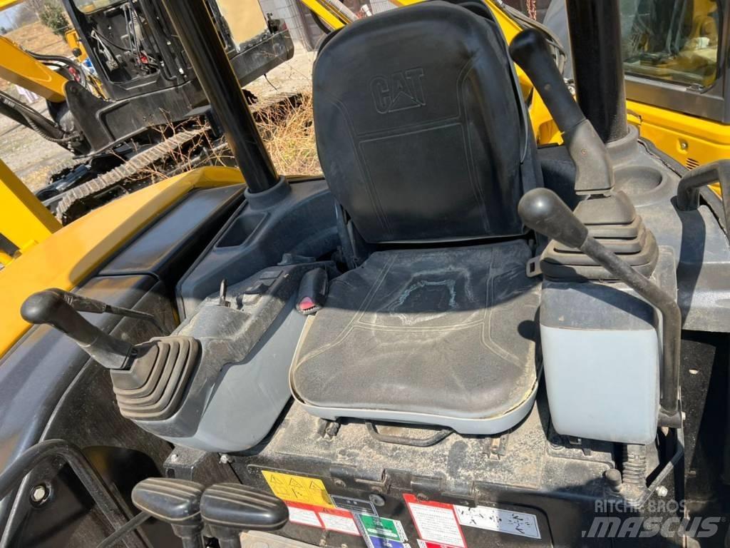 CAT 304 C حفارات زحافة