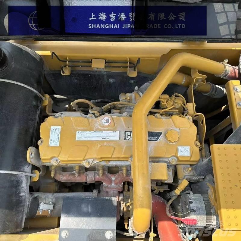 CAT 340 D حفارات زحافة