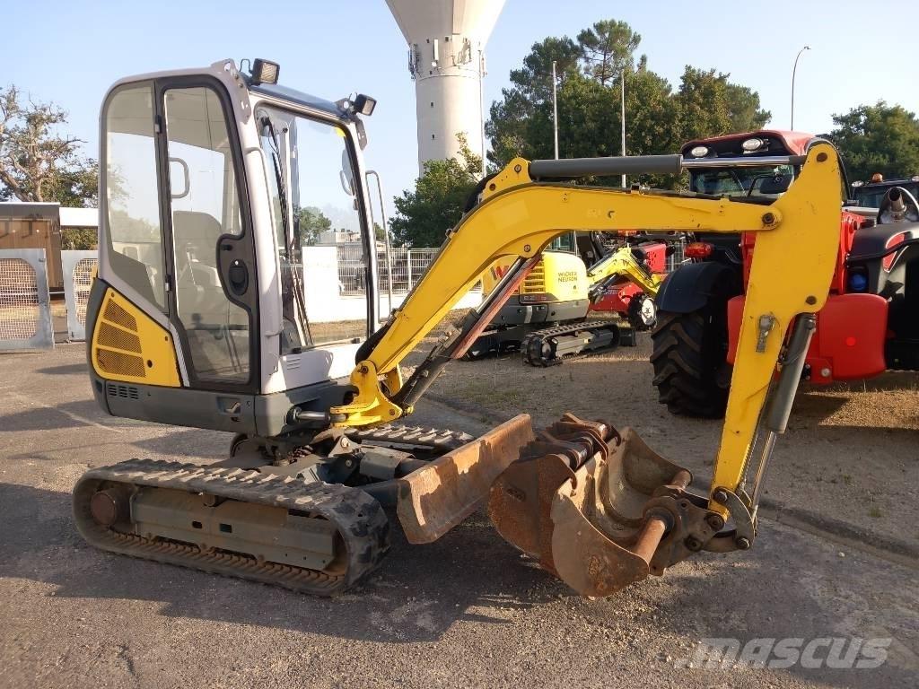 Neuson ET24 حفارات زحافة