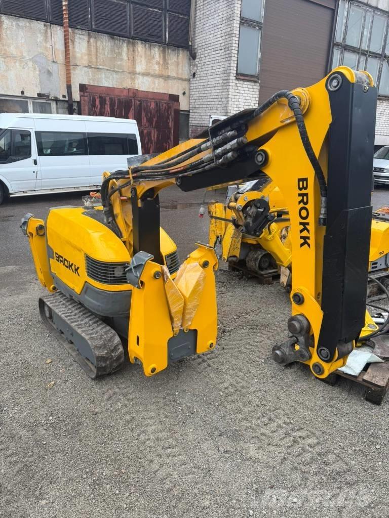 Brokk 200 حفارات هدم