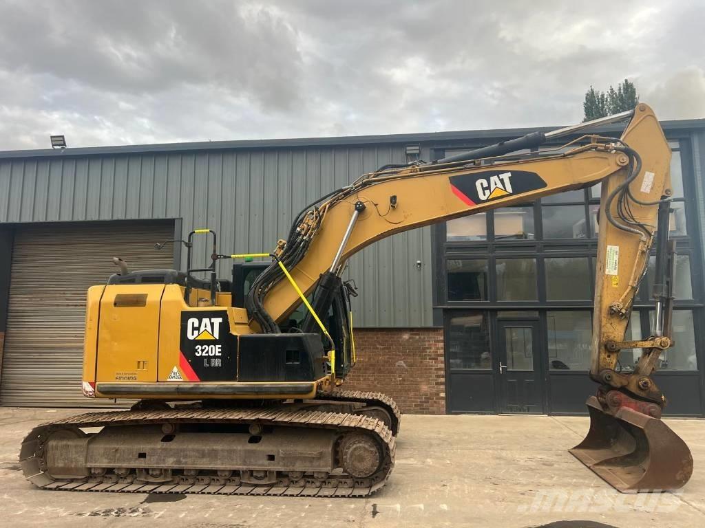 Komatsu PC 210-11 حفارات زحافة