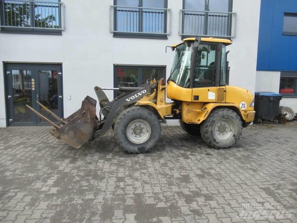 Volvo BM L30B Pro لوادر بعجل