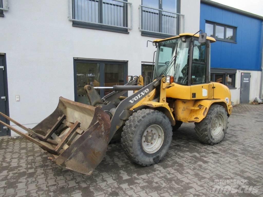 Volvo BM L30B Pro لوادر بعجل