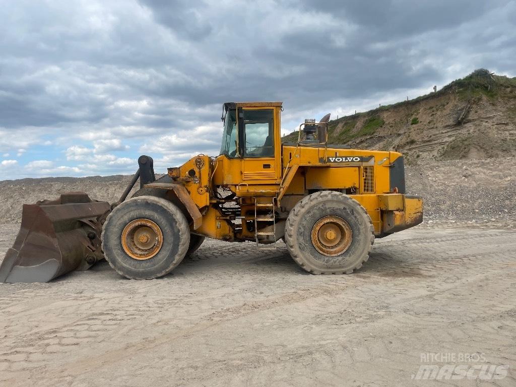Volvo L 180 C لوادر بعجل
