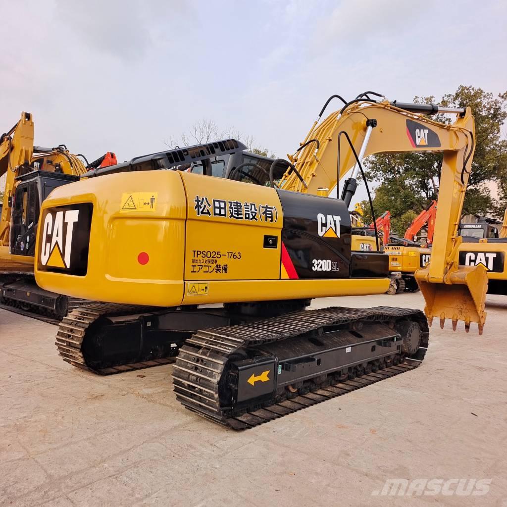 CAT 320 D حفارات زحافة