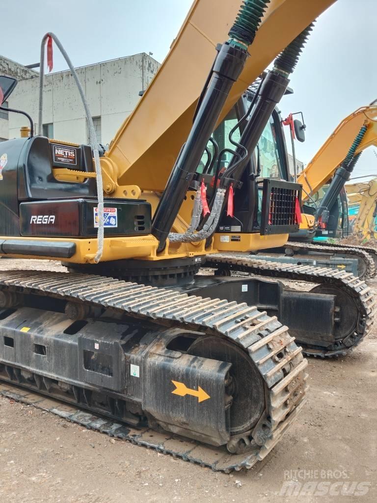 CAT 330 D حفارات زحافة