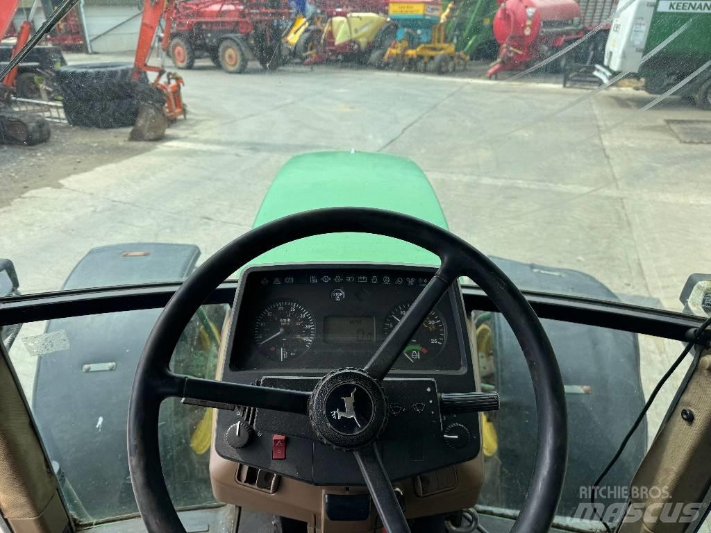 John Deere 6800 الجرارات