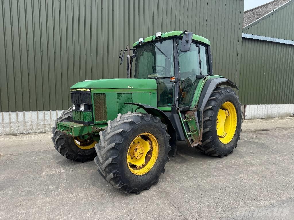 John Deere 6800 الجرارات