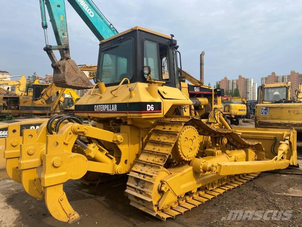 CAT D6R بلدوزرات مجنزرة
