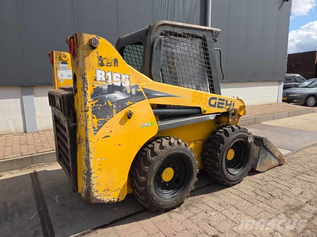 Gehl R 165 لوادر انزلاقية التوجيه