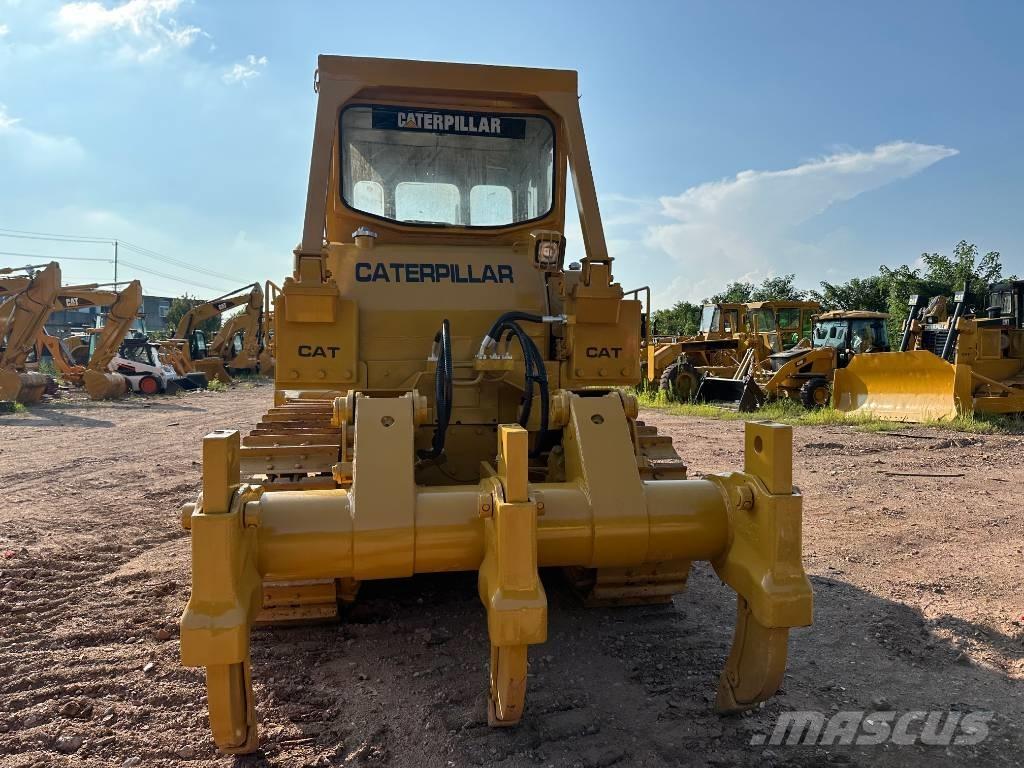 CAT D 7 G بلدوزرات مجنزرة