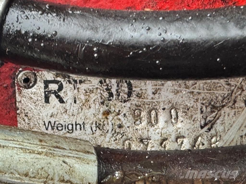 Komatsu PW 98 MR-6 حفارات بعجل