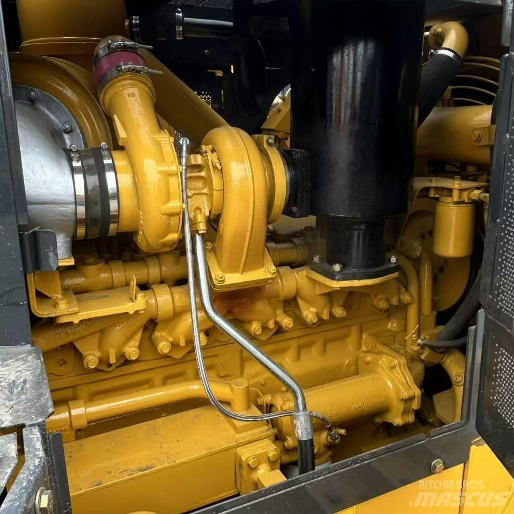 Shantui SD 22 بلدوزرات مجنزرة