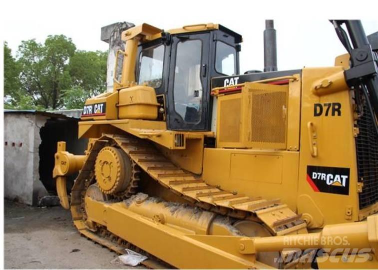 CAT D 7 R LGP بلدوزرات مجنزرة